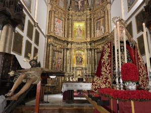 Los Titulares del Cristo de Burgos en San Pedro, tras el Traslado a la Parroquia.