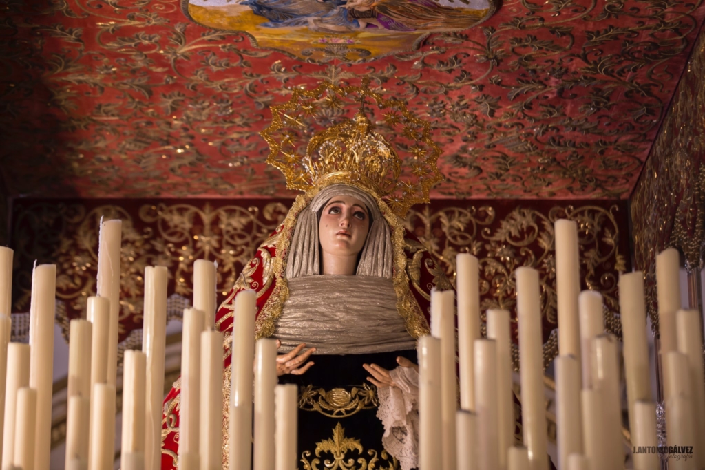 Madre de Dios de la Palma, en su paso de palio.