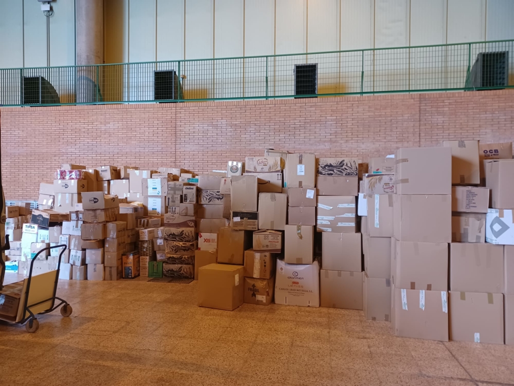 Lote de productos de la ayuda solidaria a Ucrania.