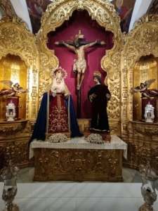 Nuestros Sagrados Titulares en nuestra Capilla de San Pedro.